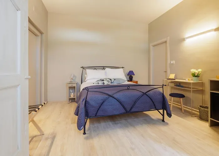 Interno 6 招待所 3*